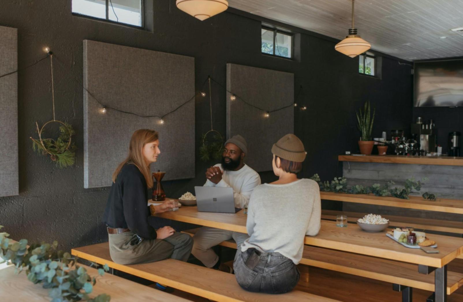 Sesión de mentoría grupal sobre finanzas personales